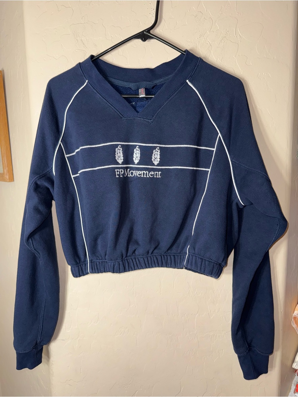 Free People FP Movement Seeing Double Cropped Sweatshirt Navy V Neck Pullover XS